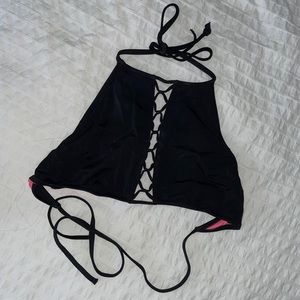 black criss cross halter bikini top🤩✨